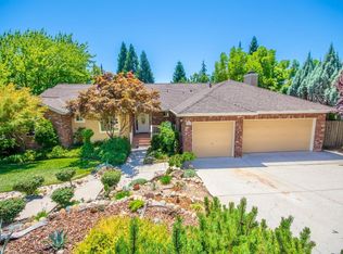 11220 Rosemary Dr, Auburn, CA 95603