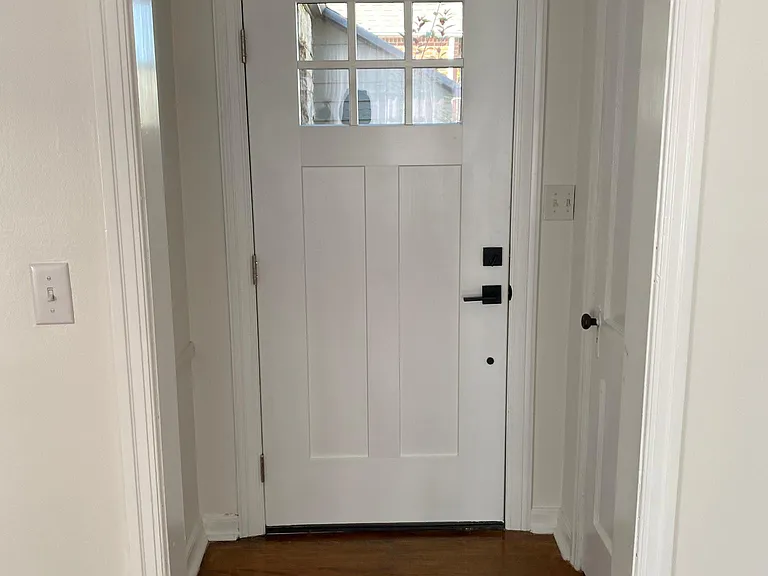 3348 E 6th St — Photo 3