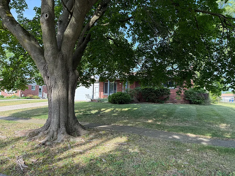 1431 Edgeorge St — Photo 2