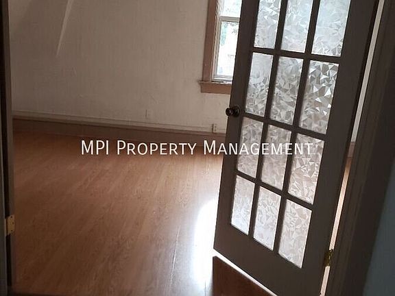 5th image of 226 S 61st St