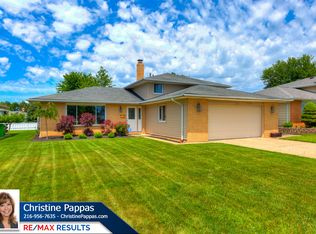 6341 Dunfield Dr, Mayfield Heights, OH 44124