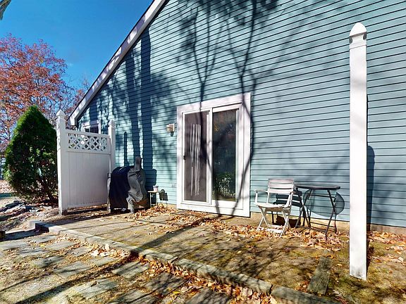 5th image of 709 Ravenwood Dr