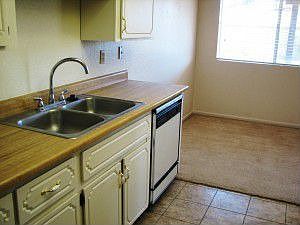 3rd image of 2431 E Jerome Ave