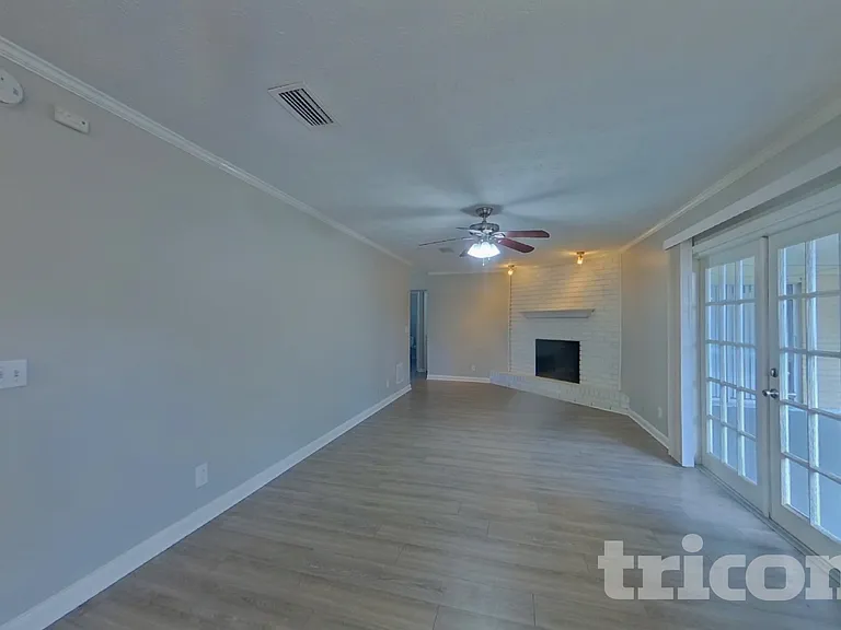 671 Custer Cir — Photo 2