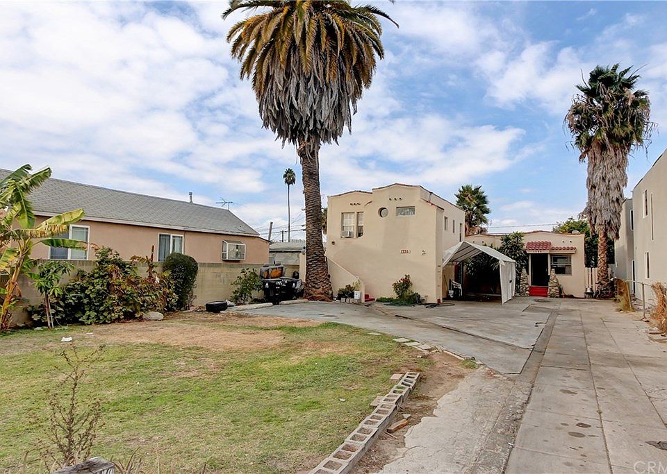 2nd image of 1733 W 36th Pl