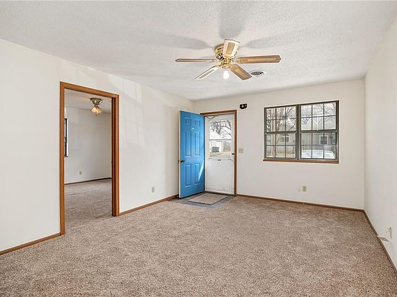 5th image of 604 N 13th Ter