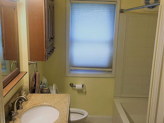 3rd image of 52098 Central Ave