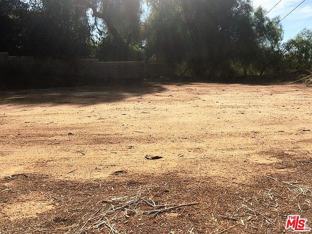 2nd image of 23955 Oakmont Pl