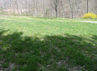 717 Packing Plant Rd, Bluefield, WV 24701