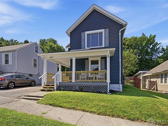3rd image of 1667 Summit St
