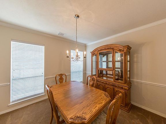 3rd image of 522 Redbridge Ln