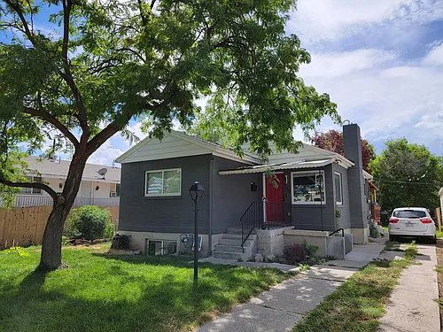748 S Green St E #2 Photo 1