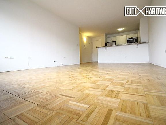 3rd image of 303 W 21st St APT 7d