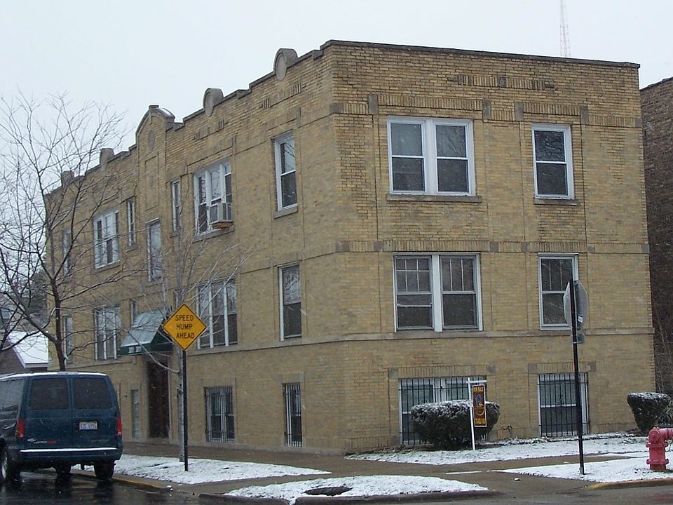 1st image of 3001 N Leclaire Ave