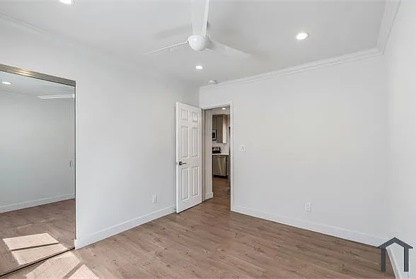 2927 1/2 Van Buren Pl — Photo 8