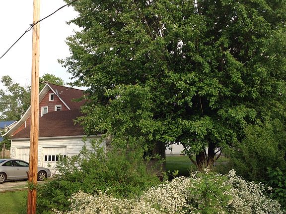 3rd image of 216 N Marion St