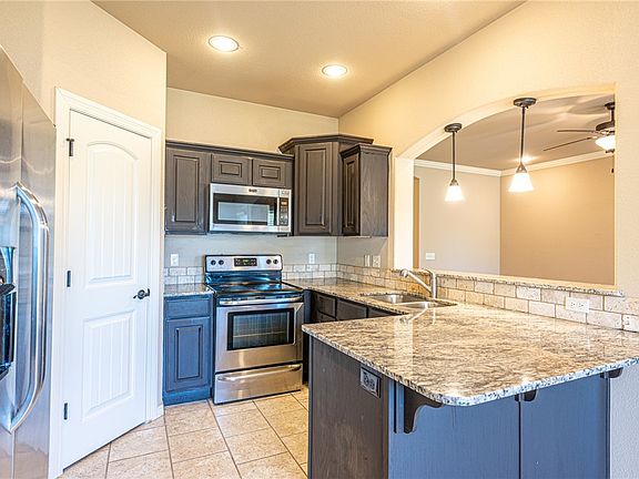 5th image of 3113 N Autumn Rose Ave