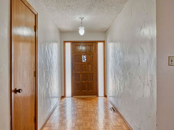 4th image of 2919 E Eastwood Street
