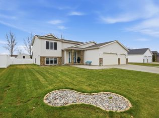 4236 38th Ave S, Fargo, ND 58104