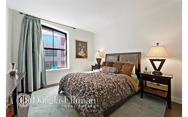 Sold by Douglas Elliman | media 24