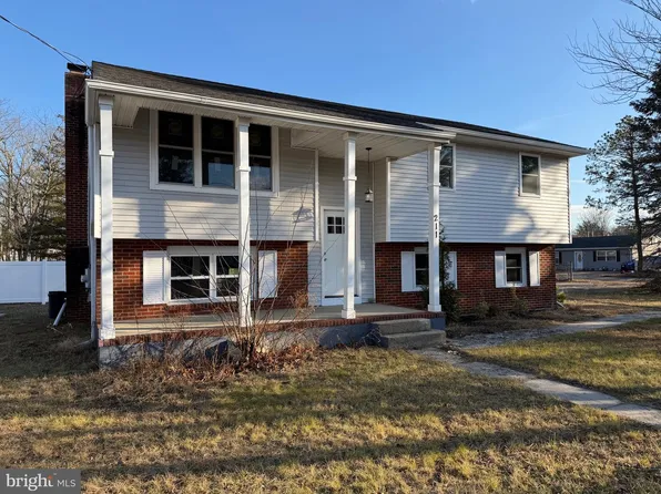 211 Shoshoni Trl, Browns Mills, NJ 08015