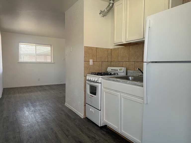 4929 Byron St #1 — Photo 7