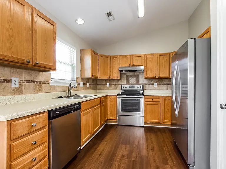 12805 Beddingfield Dr — Photo 9