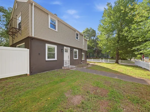 856 Newport Ave, Attleboro, MA 02703