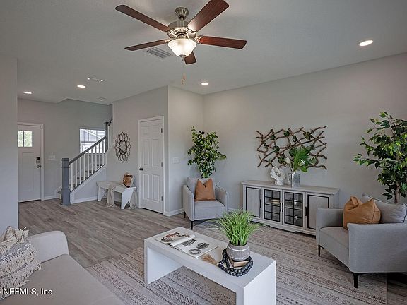 5th image of 13779 CORAL Drive
