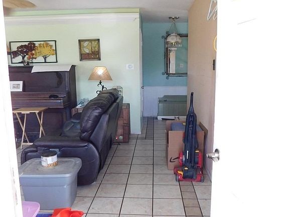 2nd image of 1474 Hayden Ave