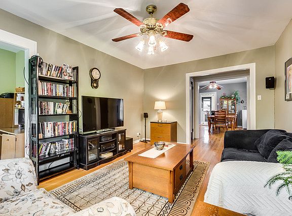 3rd image of 4830 N Talman Ave APT 3E