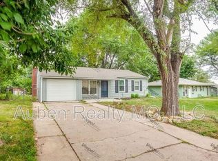 6002 E 152nd St, Grandview, MO 64030