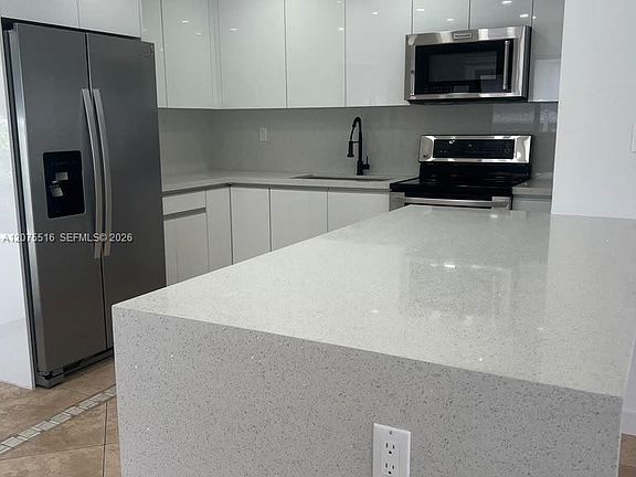 5th image of 2370 NW 33rd St #2370