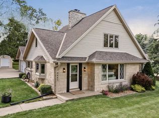 4445 Meadow Vw E, Brookfield, WI 53005