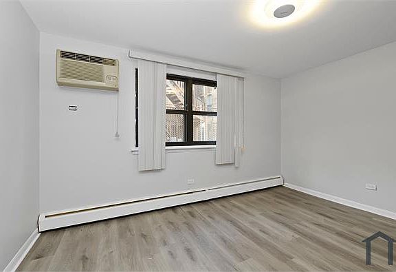 3rd image of 1528 W 99th St #1GB