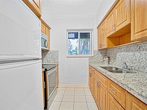 5th image of 3031 NW 15th St #3031