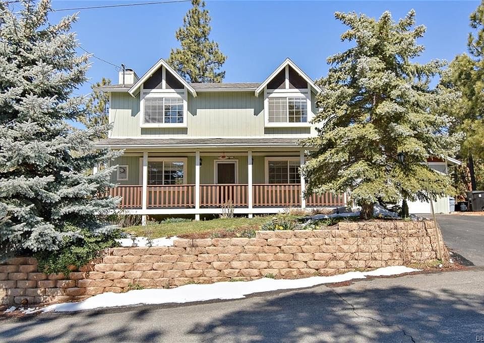 1st image of 943 Panamint Mountain Dr