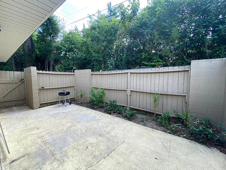2241 W Pensacola St #16 — Photo 11