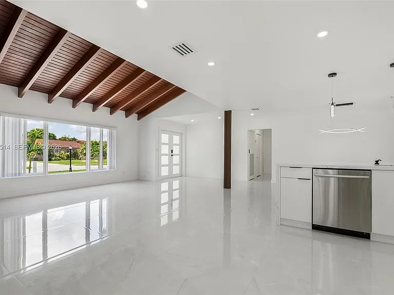 13445 SW 20th Ter — Photo 5