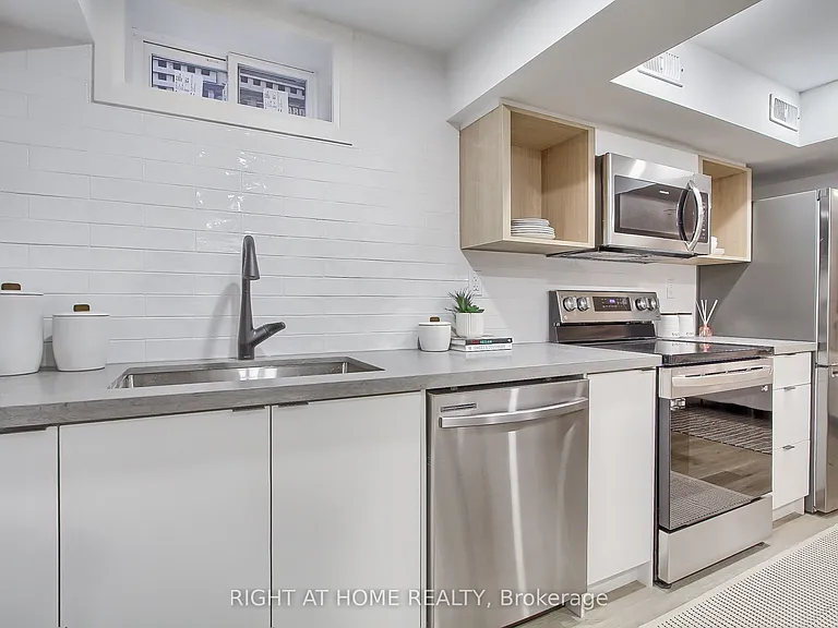 1201 Dovercourt Rd #4 — Photo 7