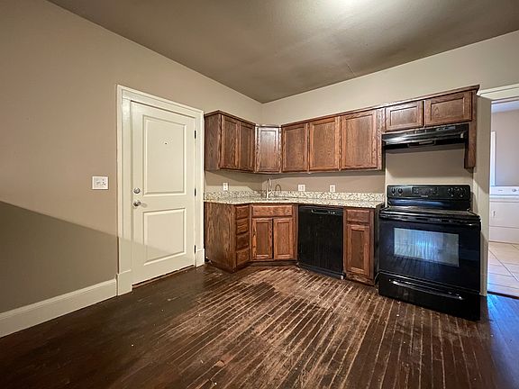 4th image of 2215 Sanger Ave APT B