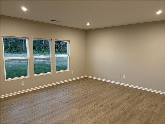 4th image of 119 Tugaloo Cir SE