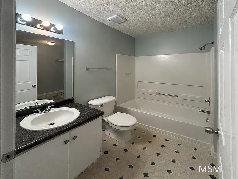 19 Parish Way — Photo 6