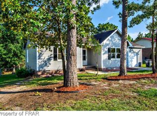 212 Eppingdale Dr, Spring Lake, NC 28390