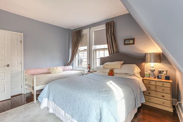 Sold by Terrace Sotheby's International Realty | media 41