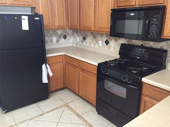 5th image of 300 Sweet Leaf Ln
