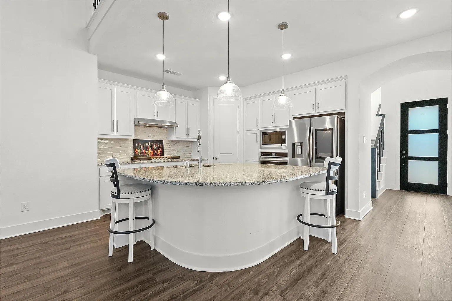 4 bed, 3.0 bath, 2297 sqft, $3,750 — Photo 3