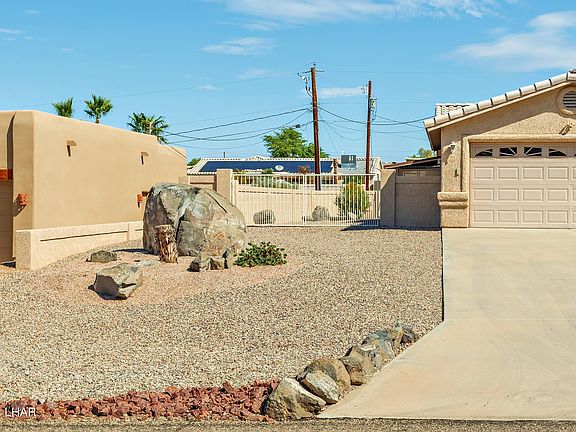 3rd image of 3105 Oro Grande Blvd