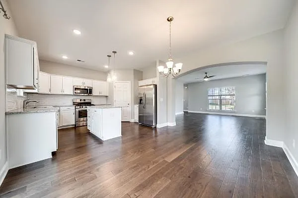 1398 Wentworth Dr — Photo 9