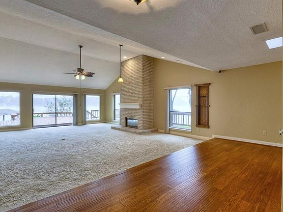 5th image of 15705 Lakeway Dr
